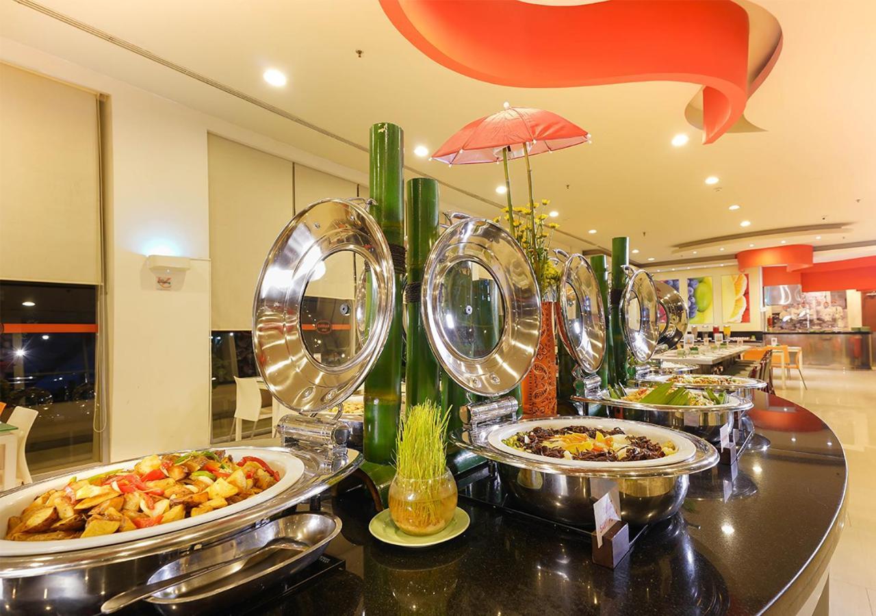 HARRIS Hotel Sentul City Bogor Exterior foto