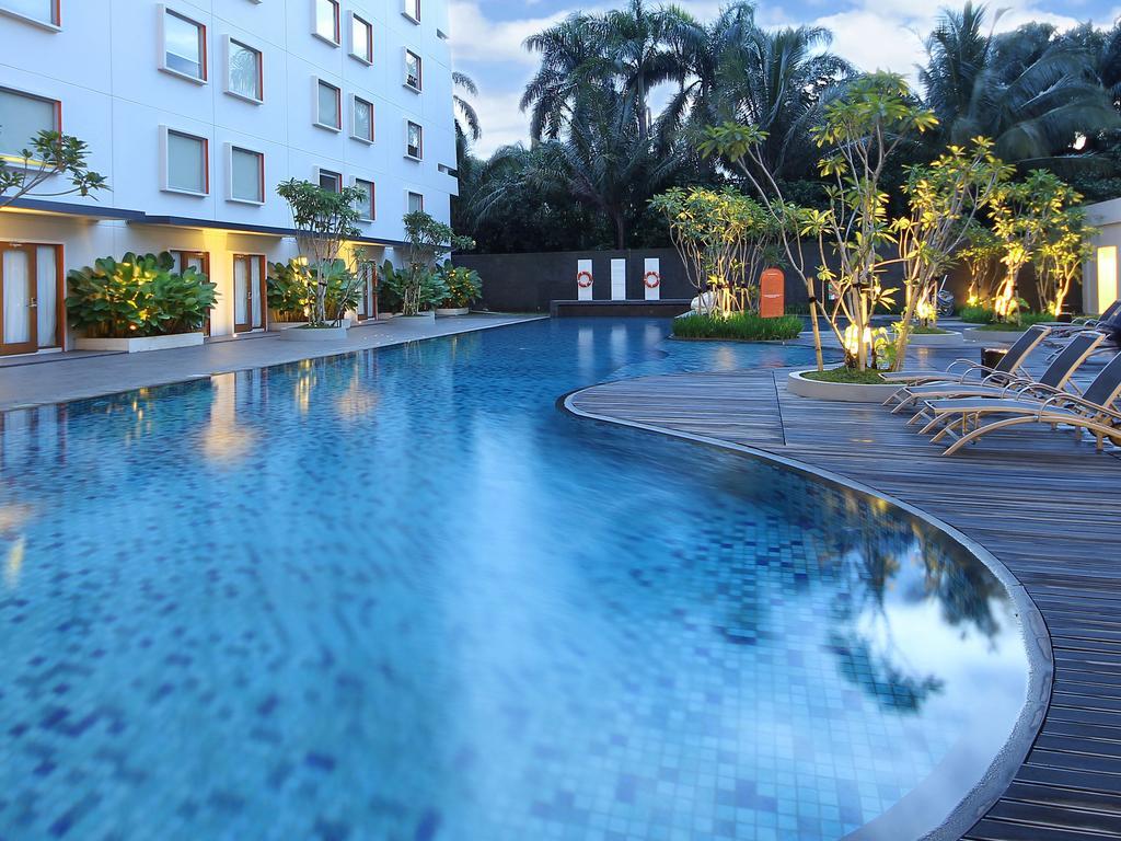 HARRIS Hotel Sentul City Bogor Exterior foto